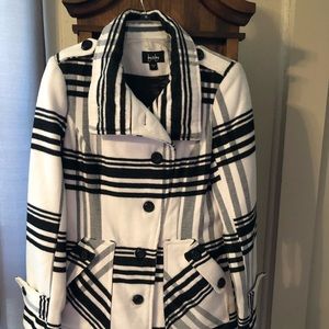 Women’s By & By S Black/ white dress coat GORGEOUS